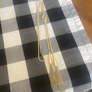 Kendra Scott necklace